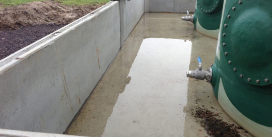 De-mountable pre-stressed bunded tank areas