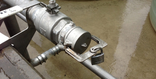 Modular manifolds and wall valves