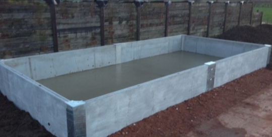 De-mountable pre-stressed bunded tank areas